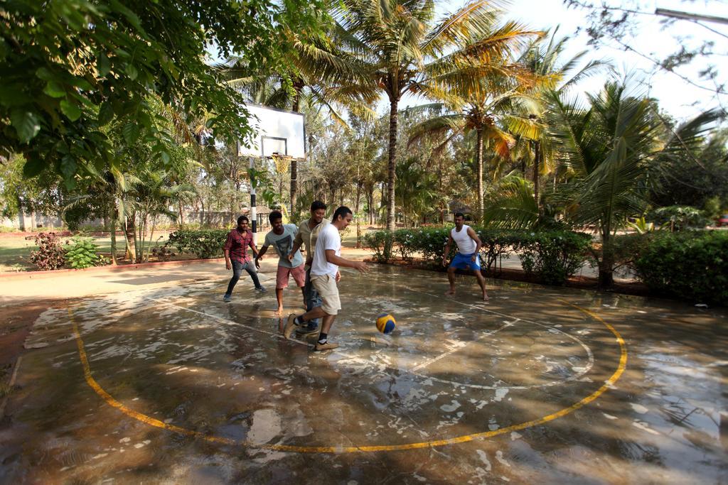 Radiant Resort Bangalore Exterior foto